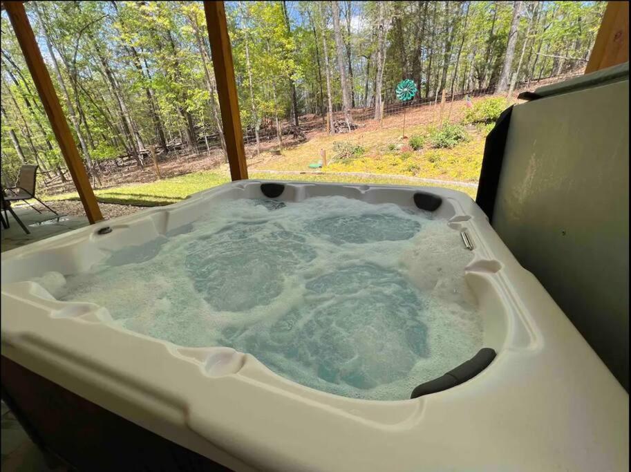 Peaceful Modern Chalet In Ellijay Eksteriør billede